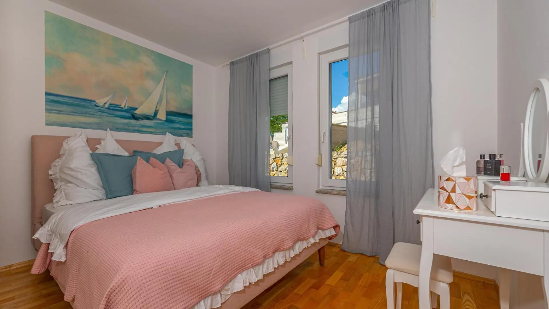 Lorelai - Apartment With Private Swimmingpool Crikvenica 0*,