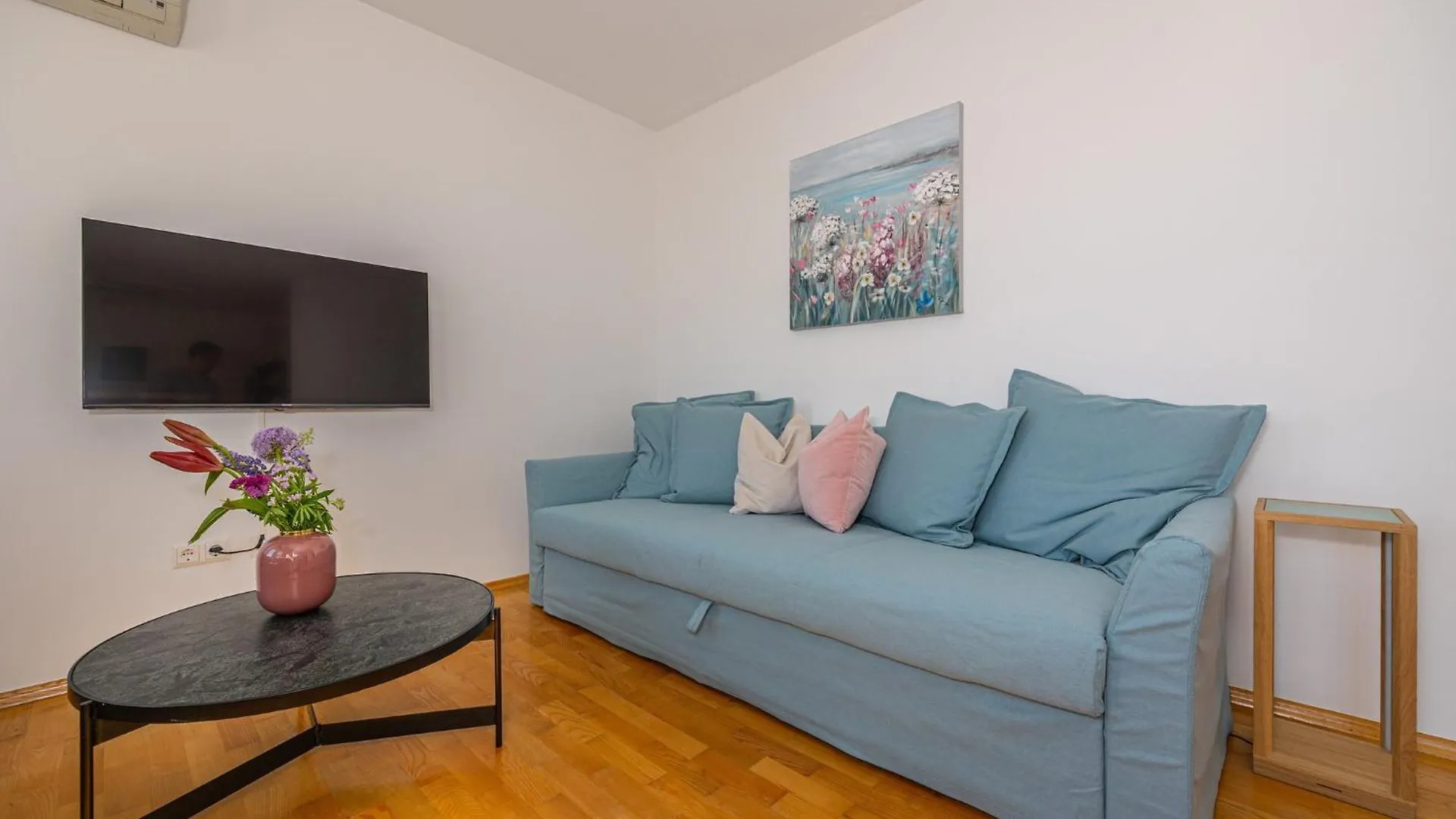 Lorelai - Apartment With Private Swimmingpool Crikvenica 0*,