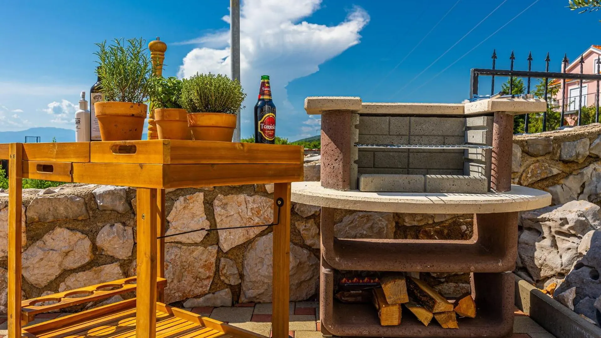 Lorelai - Apartment With Private Swimmingpool Crikvenica